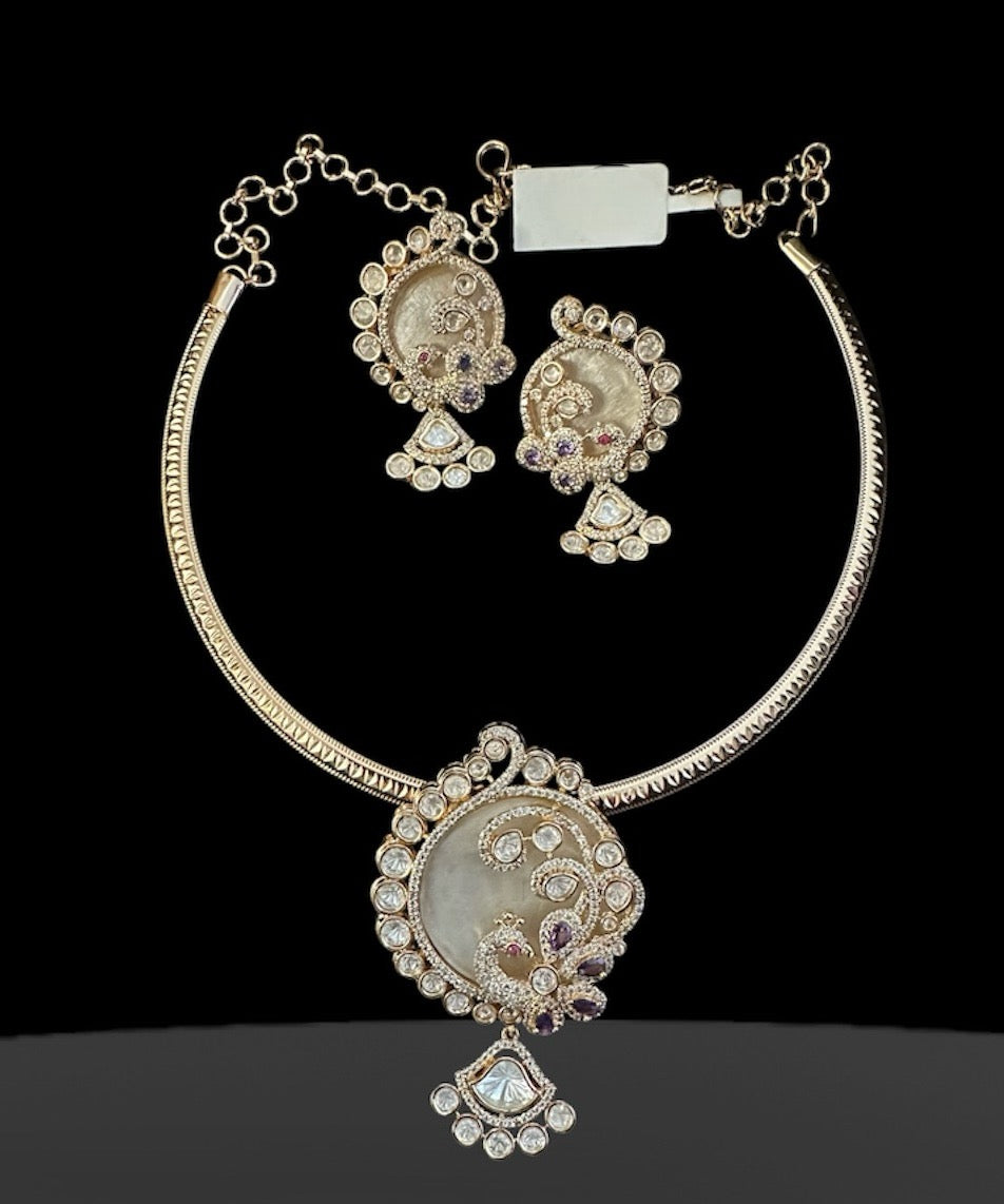 Mayuri Hasli Necklace Set - White